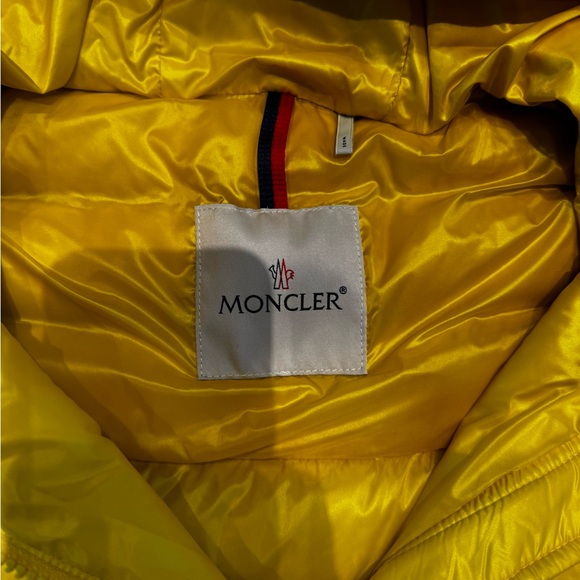 Moncler
Logo Patch Zip-Up Hooded Down Gilet yellow (barely worn) Size TG3 - Picture 3 of 6